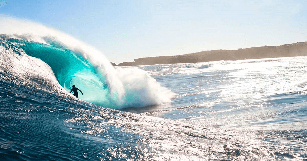 https://latinwave.cl/wp-content/uploads/2021/05/RottnestIslandSurfing-1.png