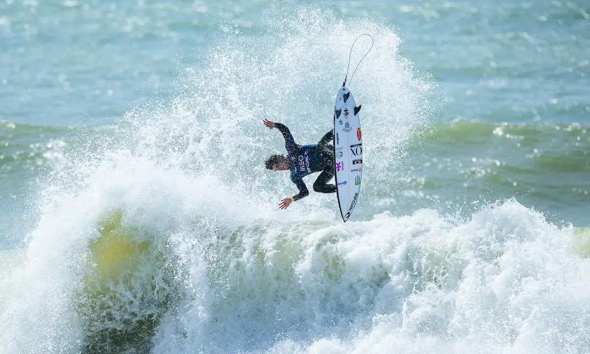 https://latinwave.cl/wp-content/uploads/Gabriel-Medina-24Portugal-QUA0750-Damien-Poullenot-1200x720.jpg